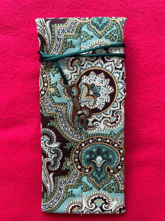 Green Paisley - Double Pen Kimono Case with Soft Luxurious Satin Interior