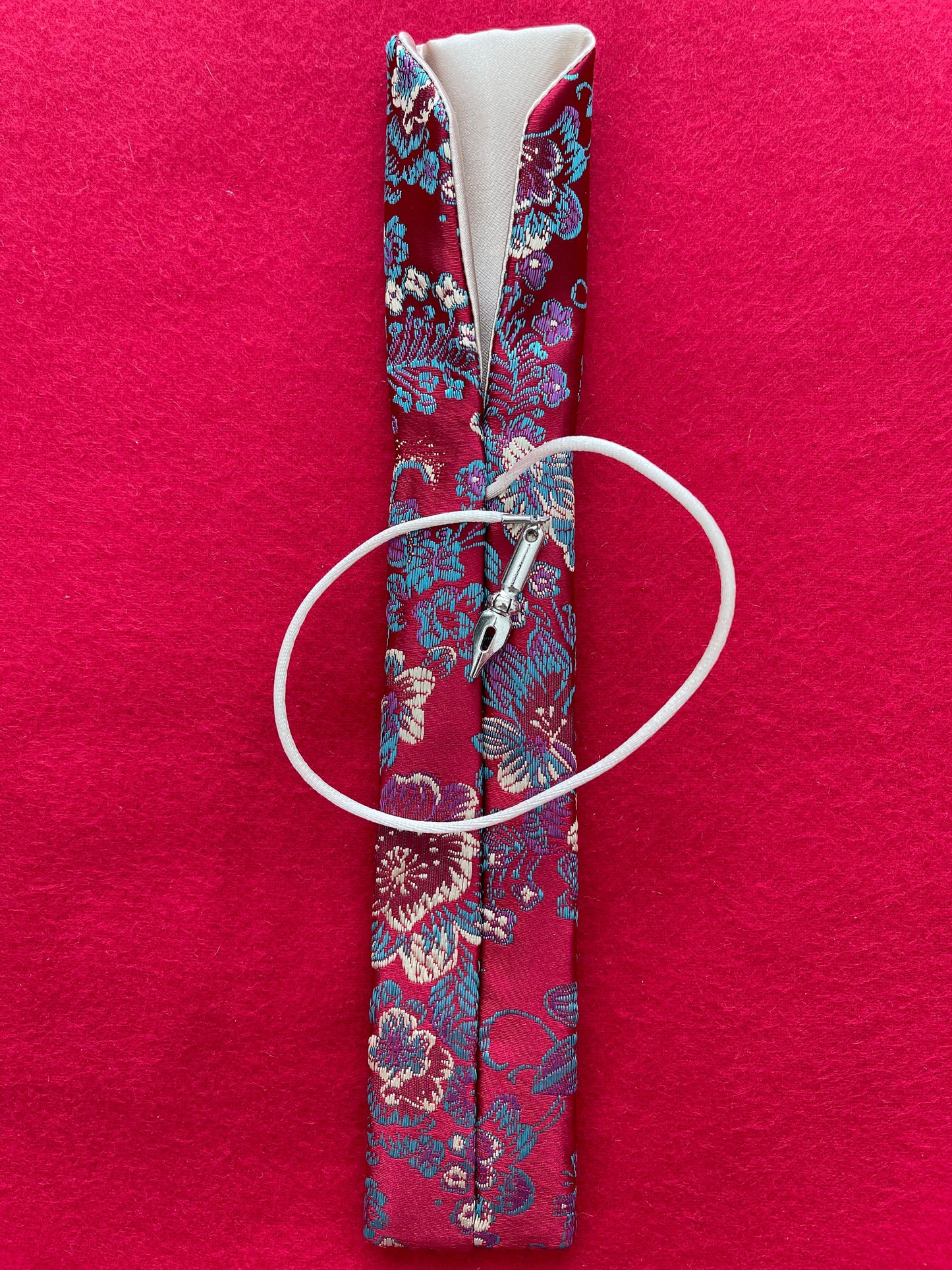 Dark Red Flowers - Single Pen Kimono Case with Soft Luxurious Satin Interior