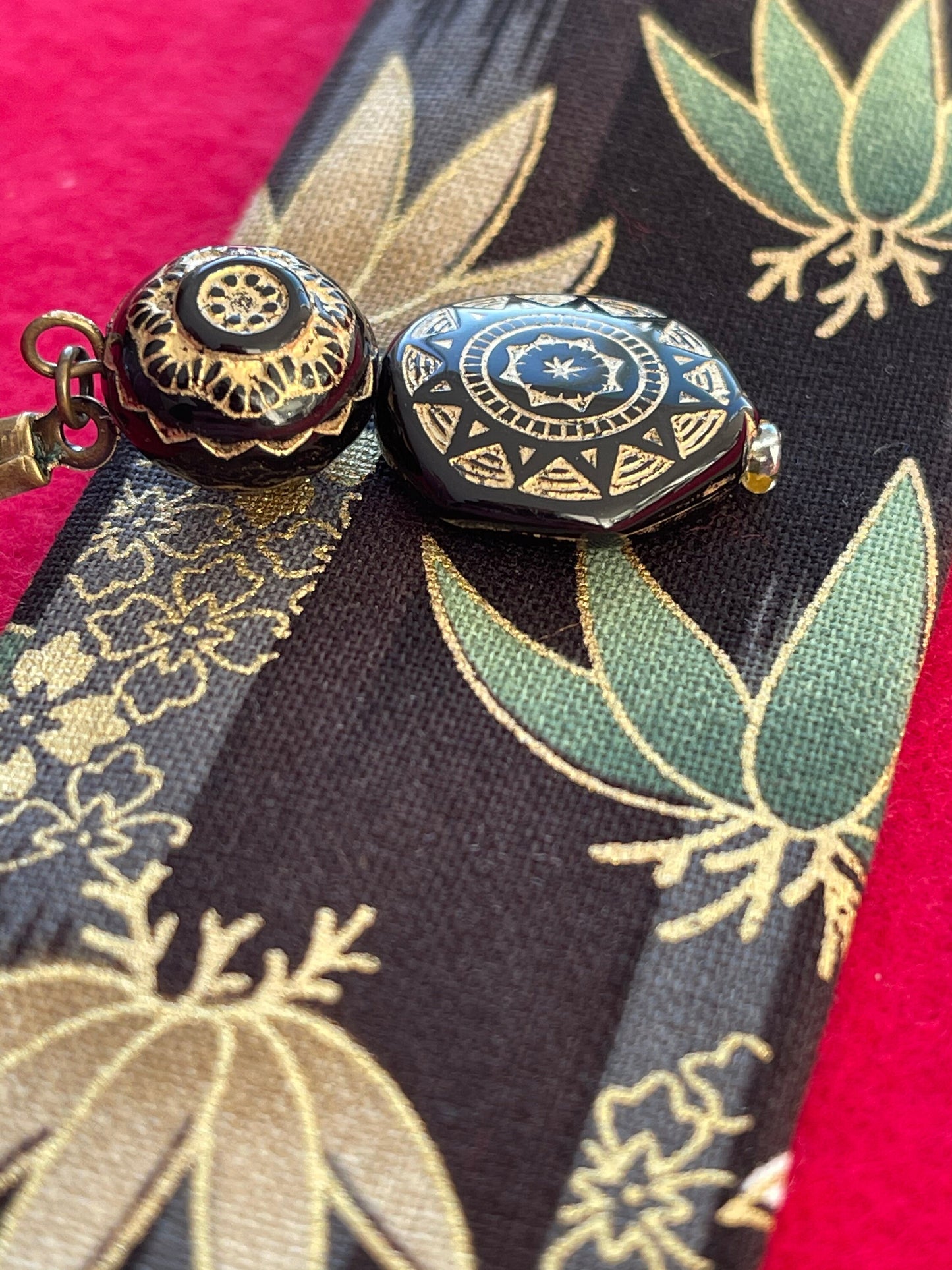 Lotus Plants - Single Pen Kimono Case with Soft Luxurious Satin Interior