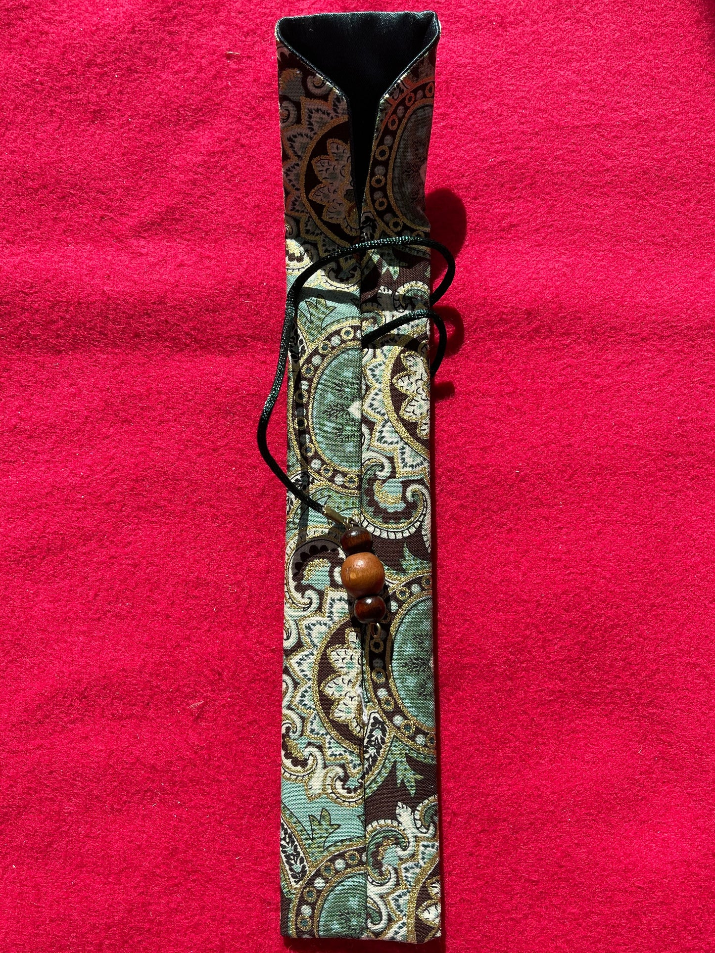 Green Paisley - Single Pen Kimono Case with Soft Luxurious Satin Interior
