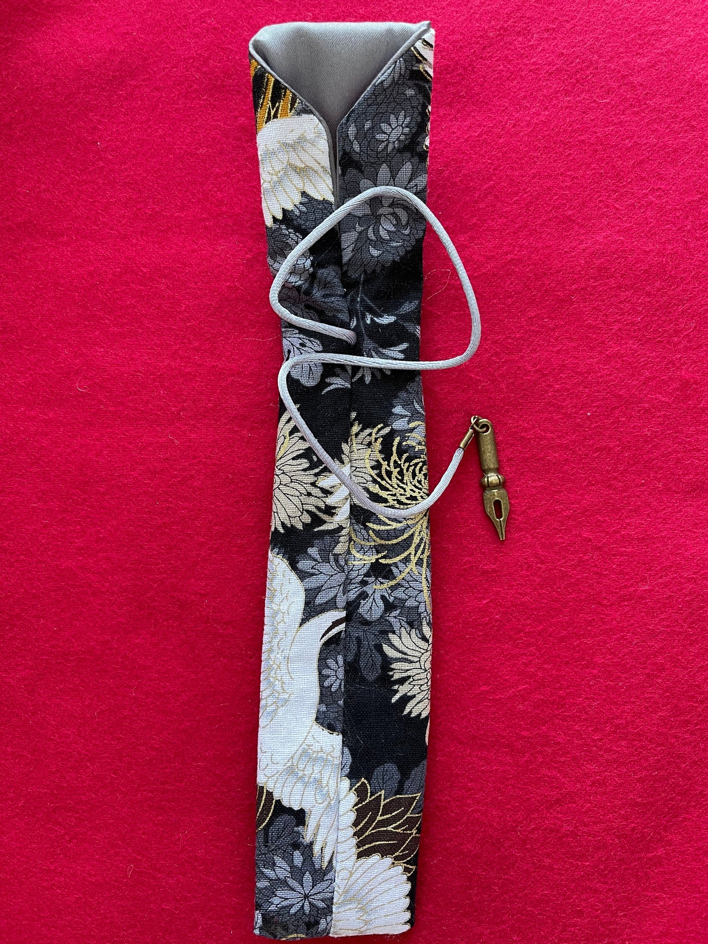 Grey Cranes - Single Pen Kimono Case with Soft Luxurious Satin Interior