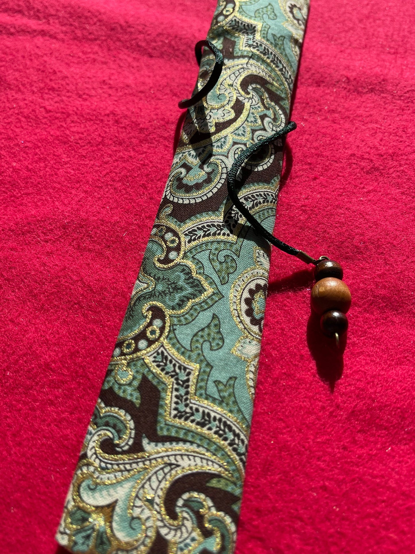 Green Paisley - Single Pen Kimono Case with Soft Luxurious Satin Interior