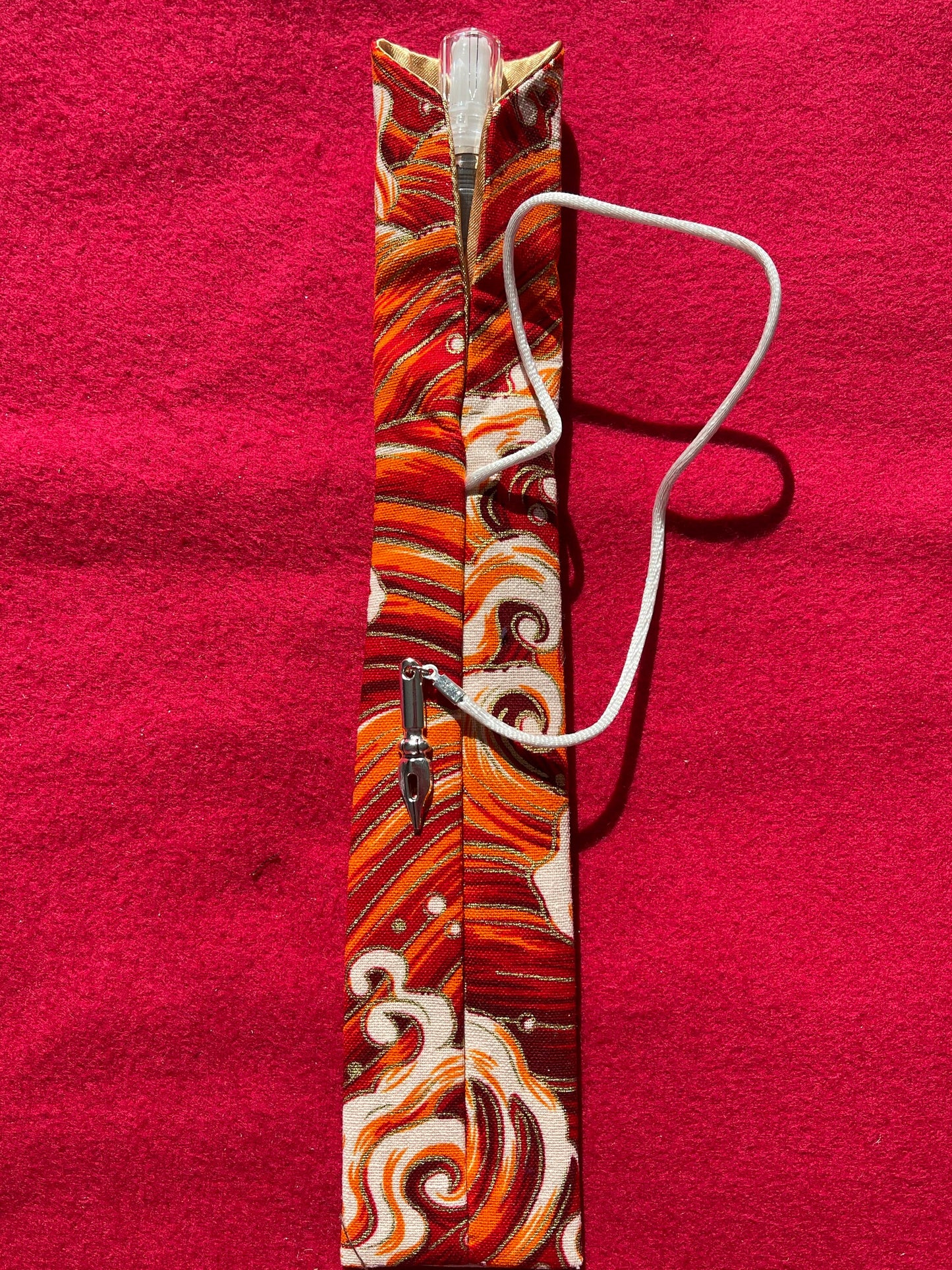 Red Waves - Single Pen Kimono Case with Soft Luxurious Satin Interior