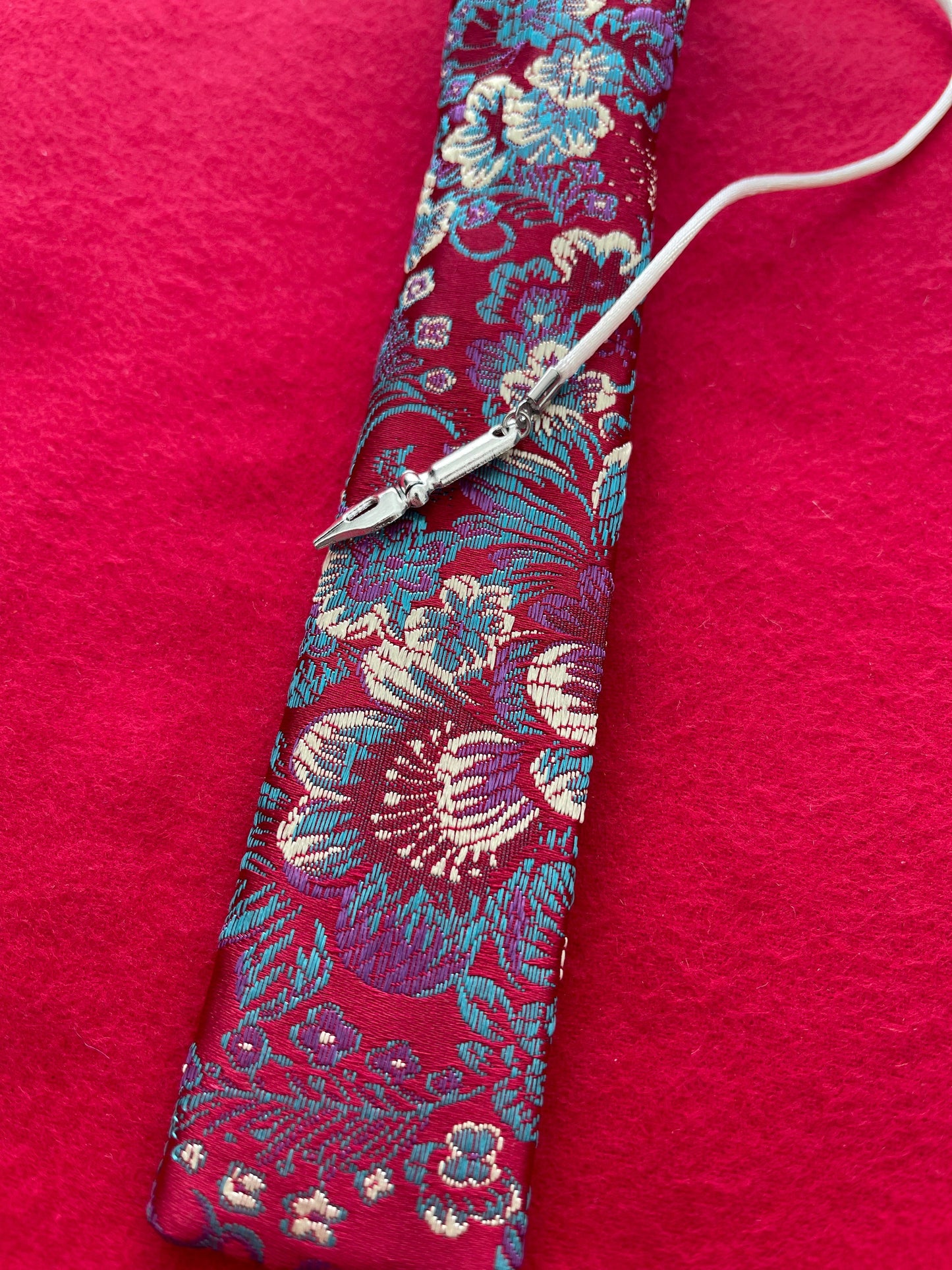 Dark Red Flowers - Single Pen Kimono Case with Soft Luxurious Satin Interior