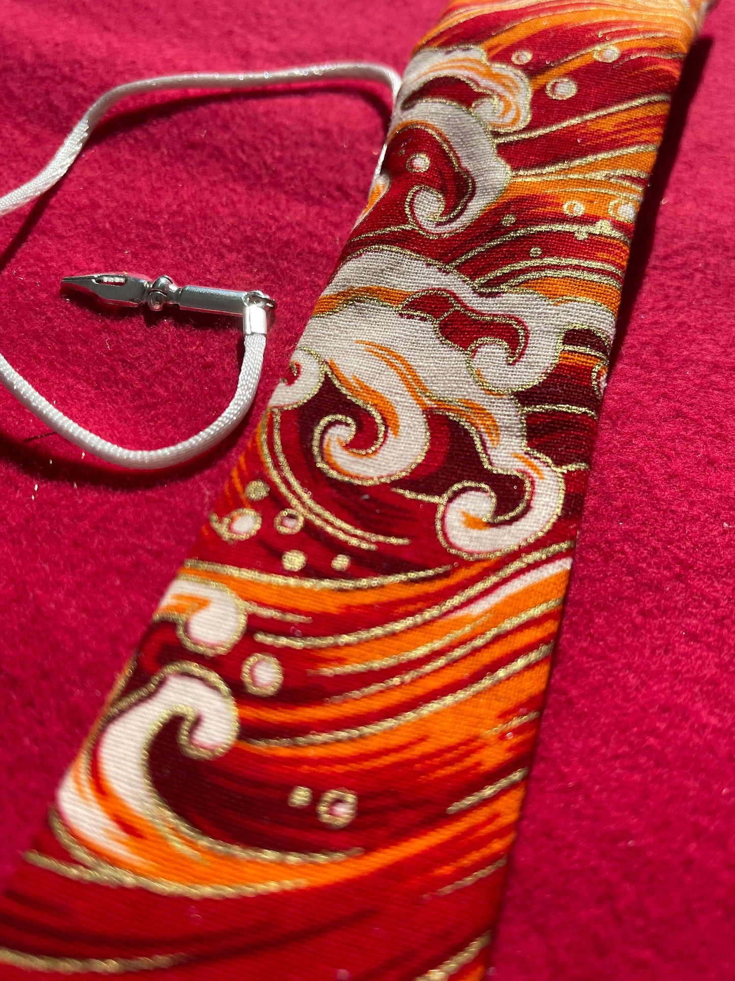 Red Waves - Single Pen Kimono Case with Soft Luxurious Satin Interior