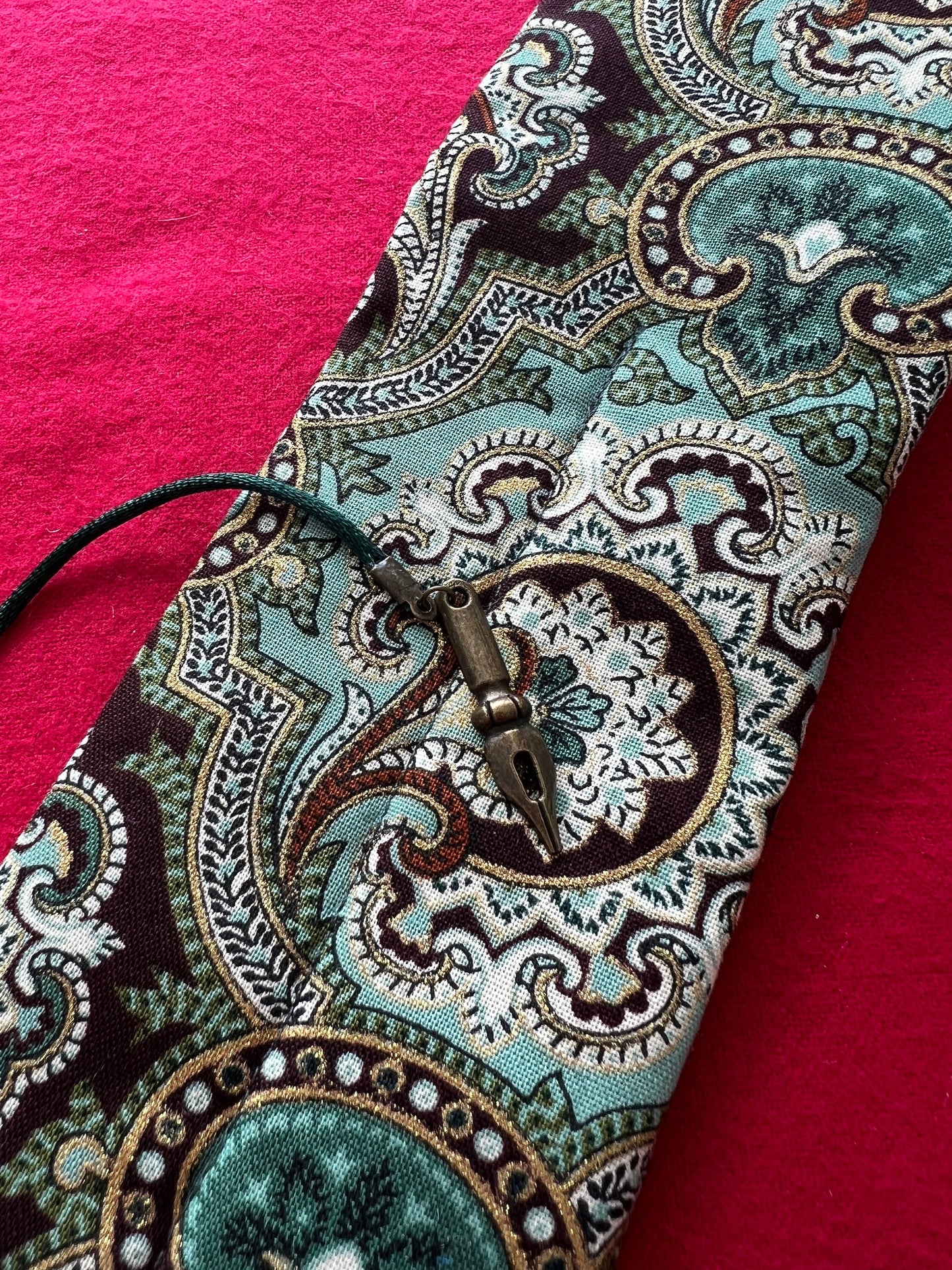 Green Paisley - Double Pen Kimono Case with Soft Luxurious Satin Interior