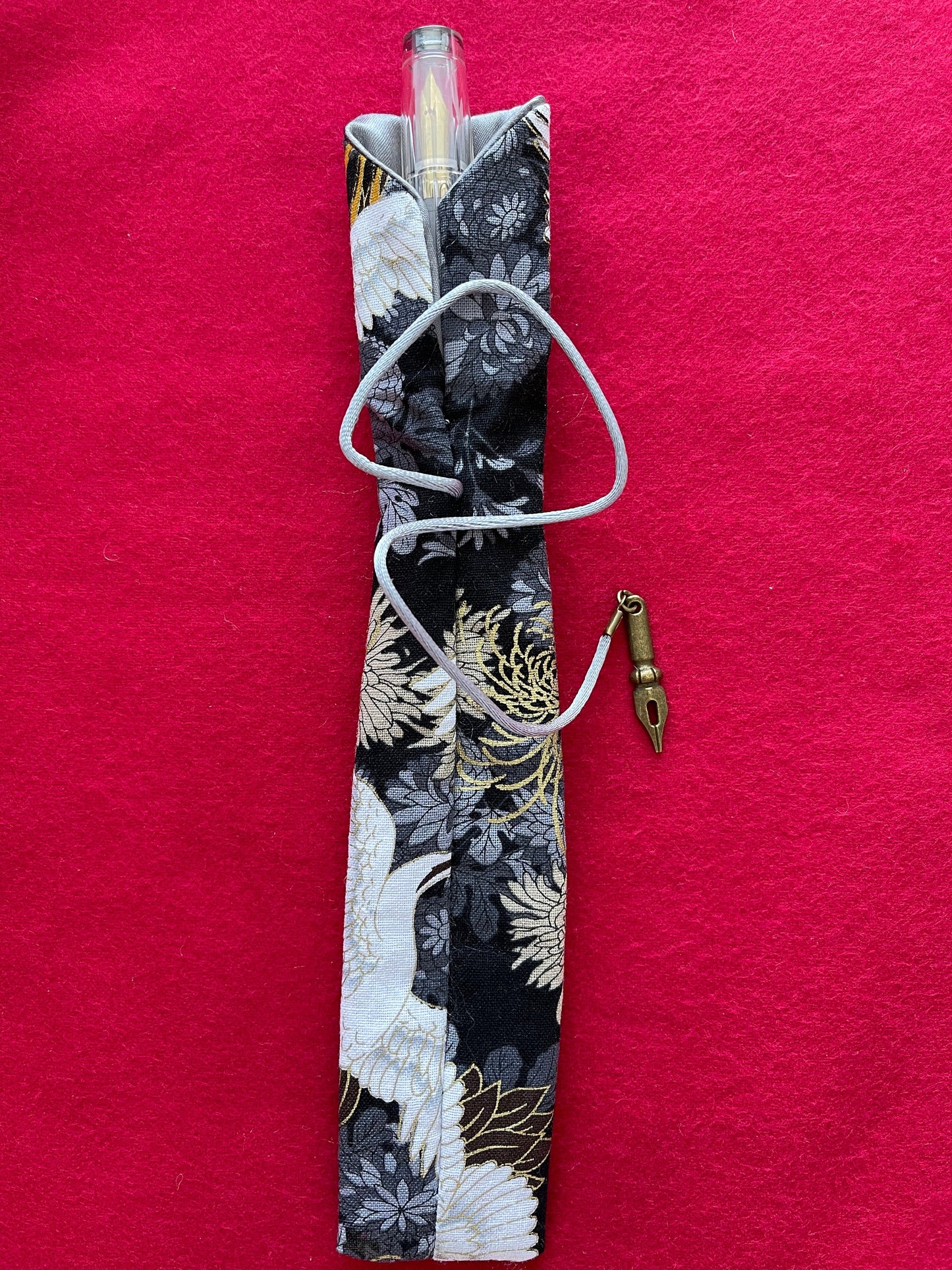 Grey Cranes - Single Pen Kimono Case with Soft Luxurious Satin Interior