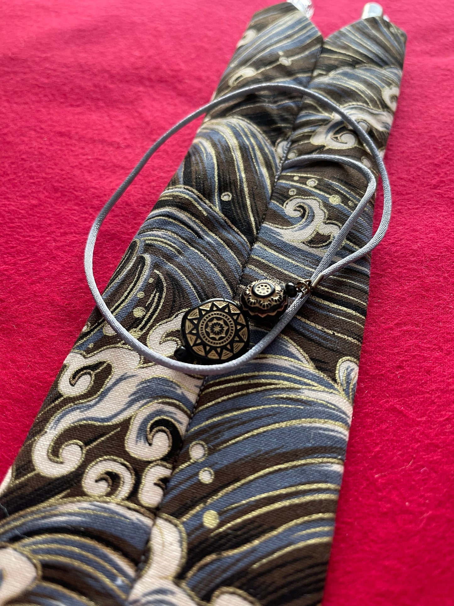 Grey Waves Double Pen Kimono Case with Soft Luxurious Satin Interior