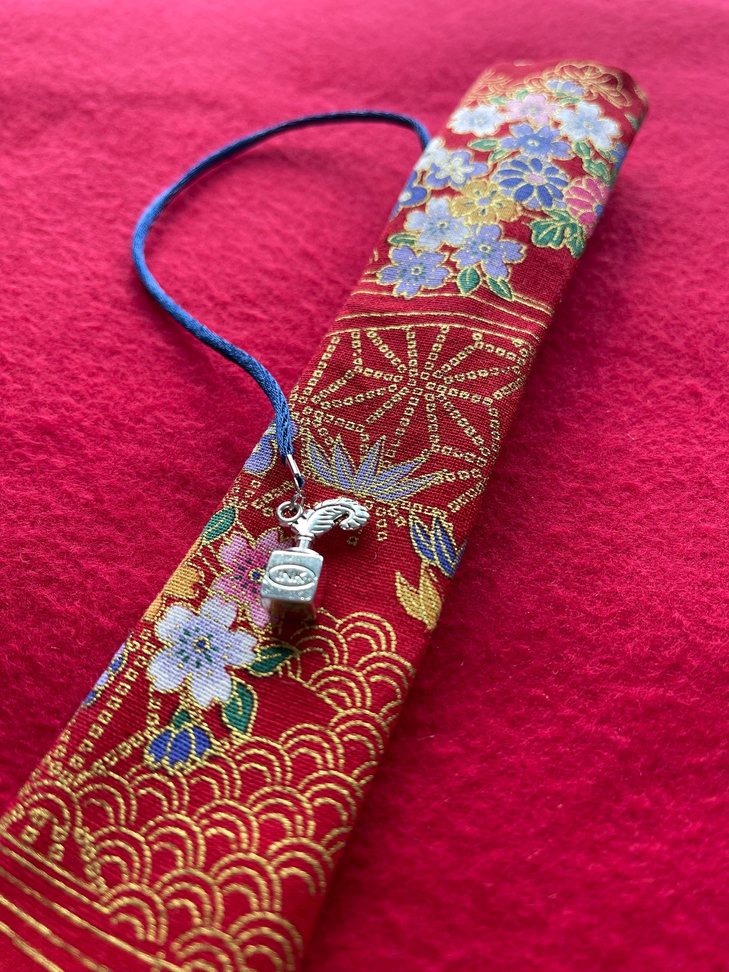 Red/Multi Flowers - Single Pen Kimono Case with Soft Luxurious Satin Interior