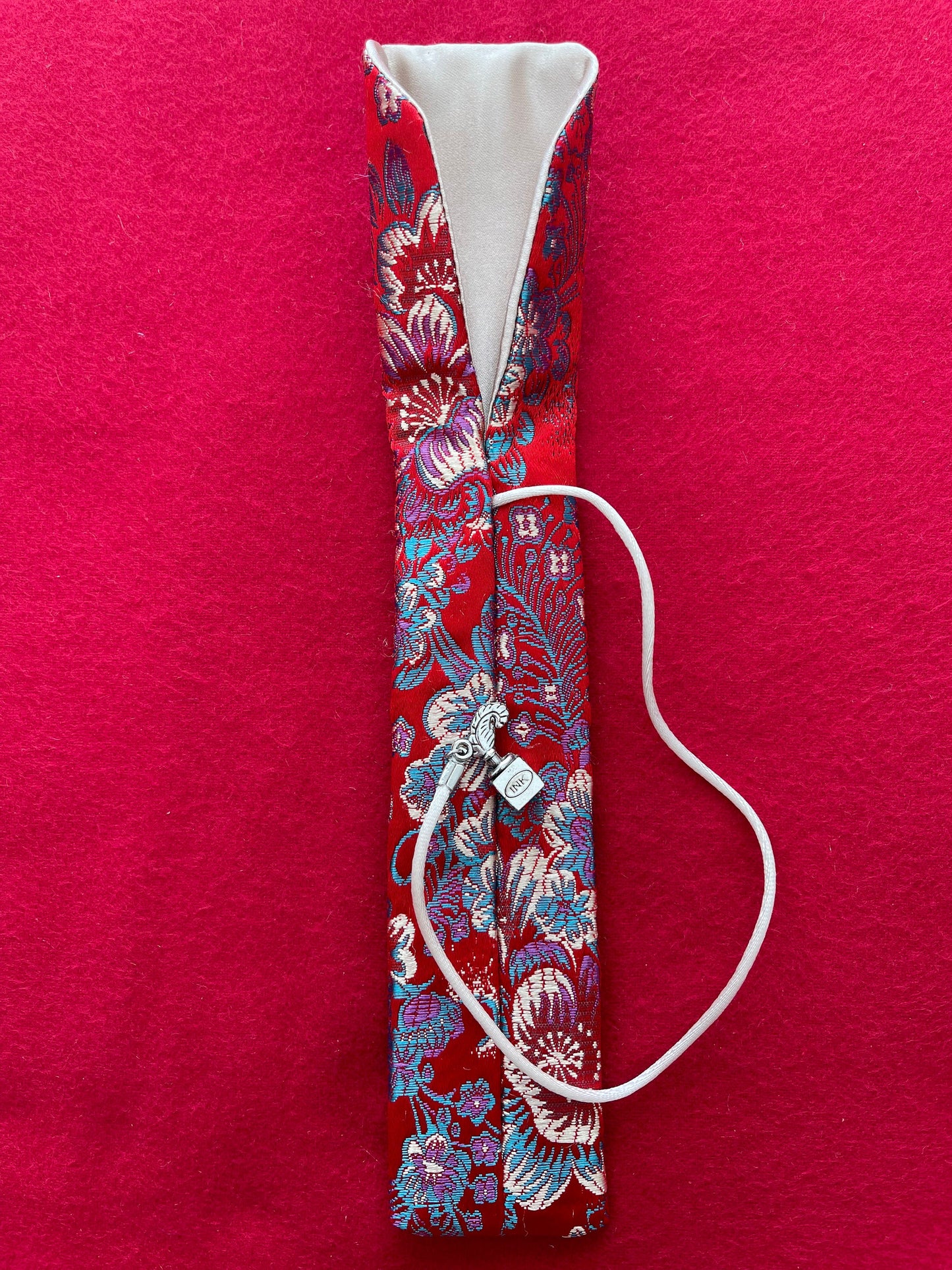 Red Flowers - Single Pen Kimono Case with Soft Luxurious Satin Interior